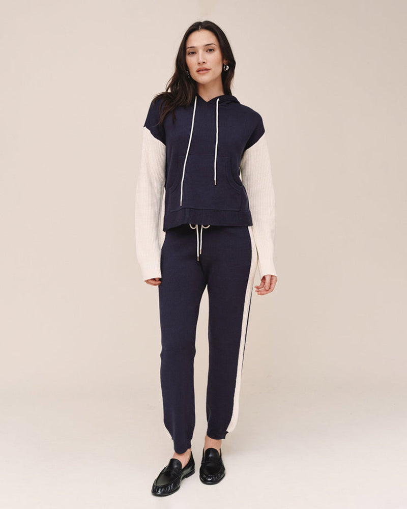 Bella Dahl Jogpants Contrast Stripe Midnight Frost Navy Kontrast-Seitenstreifen Baumwollmix Casual-Look Model