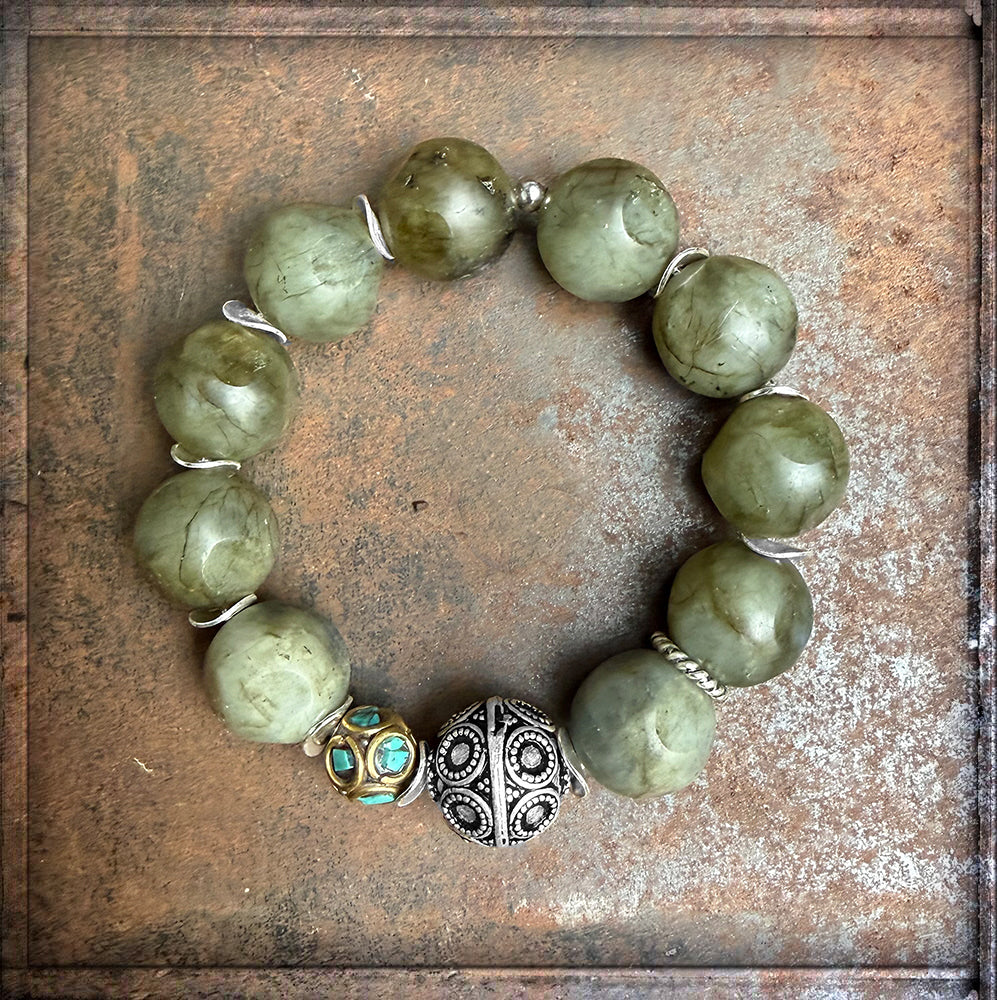 Ethno Armband Labradorit Oliv Tibetperle Mosaik Türkis 925 Sterling Silber Dehnbar Handgefertigtes Boho-Unikat