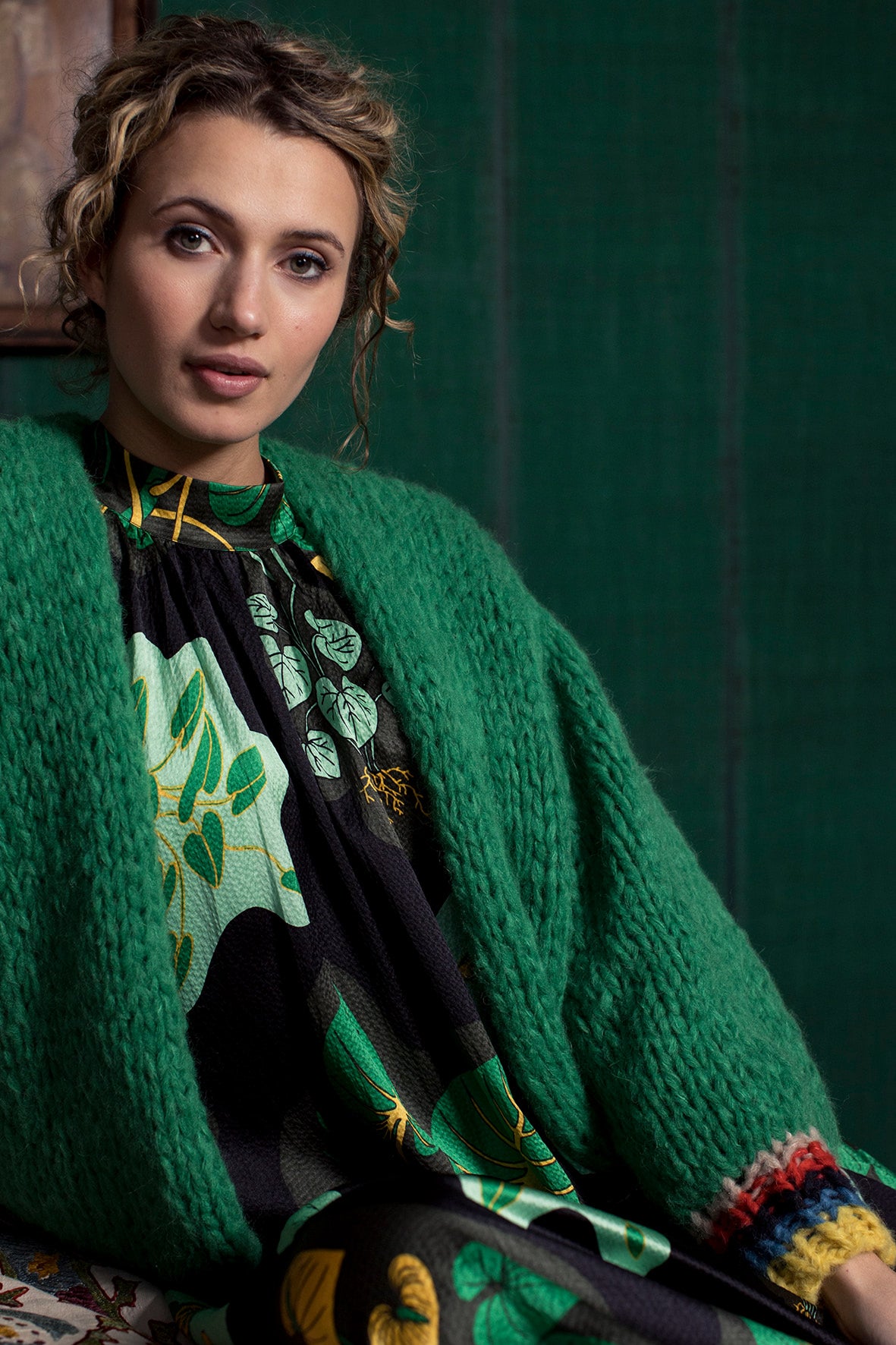 Les Tricots d'O Strickjacke Kaschmir Grün Oversize Rundhals Gestreifte Armbündchen