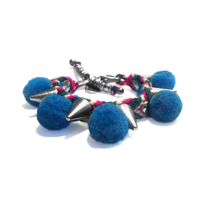 Vain Luxuries Makramee-Armband-Punk-Nieten Pompons Bommeln Blau