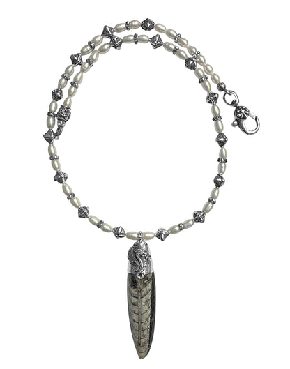 Elfcraft Kette Weiße Perlen Sterling Silber Orthoceras Fossil Anhänger Drachenfassung Unisex Detail