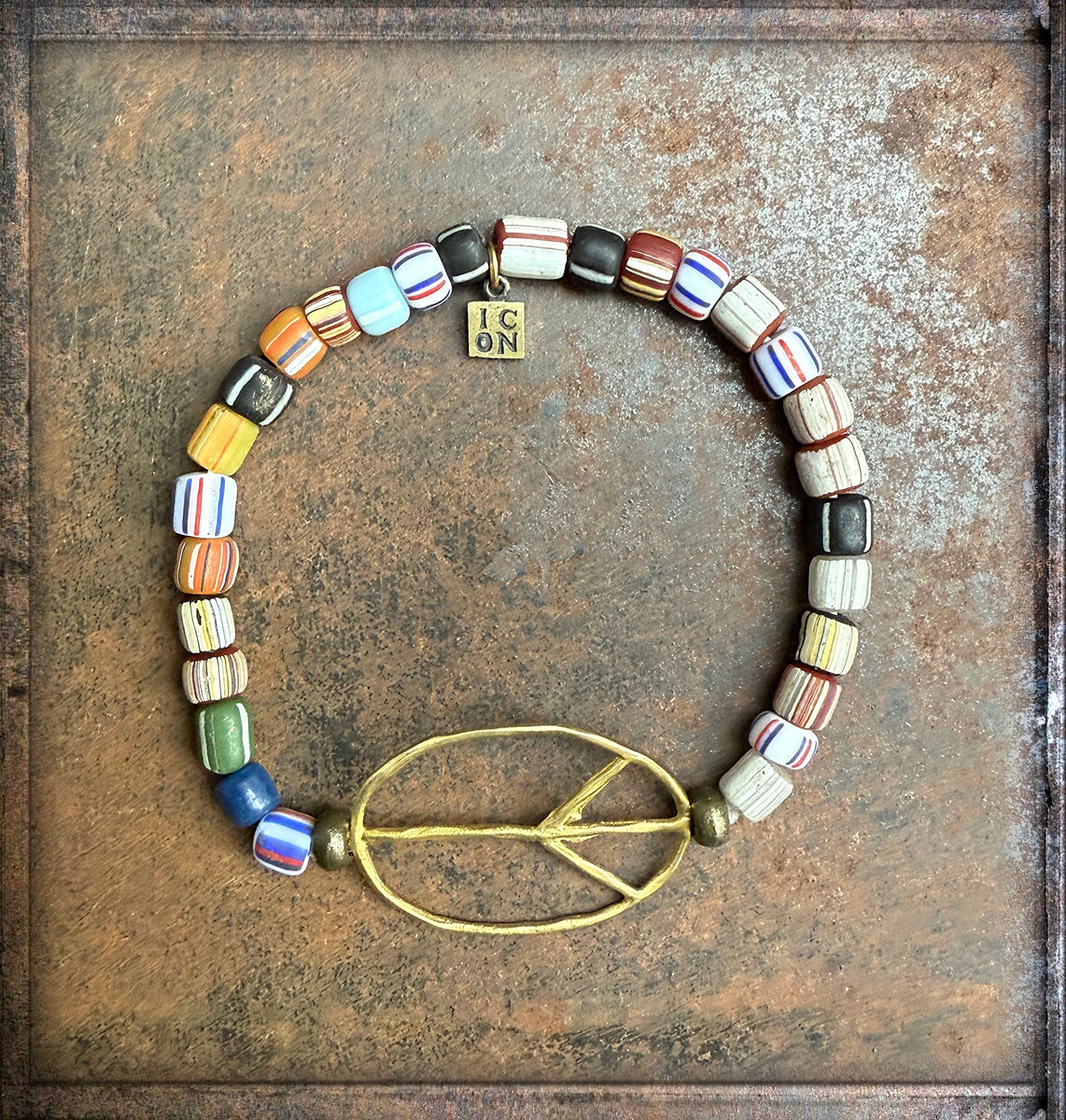 ICON Design Living Peace-Armband Eve Peace Glassteine Blau Mix Multicolor Vergoldet Dehnbar