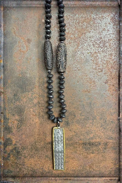 ICON Design Living Buddha-Kette Lava Geknotet 90 cm Lang Tibetische Steinperlen