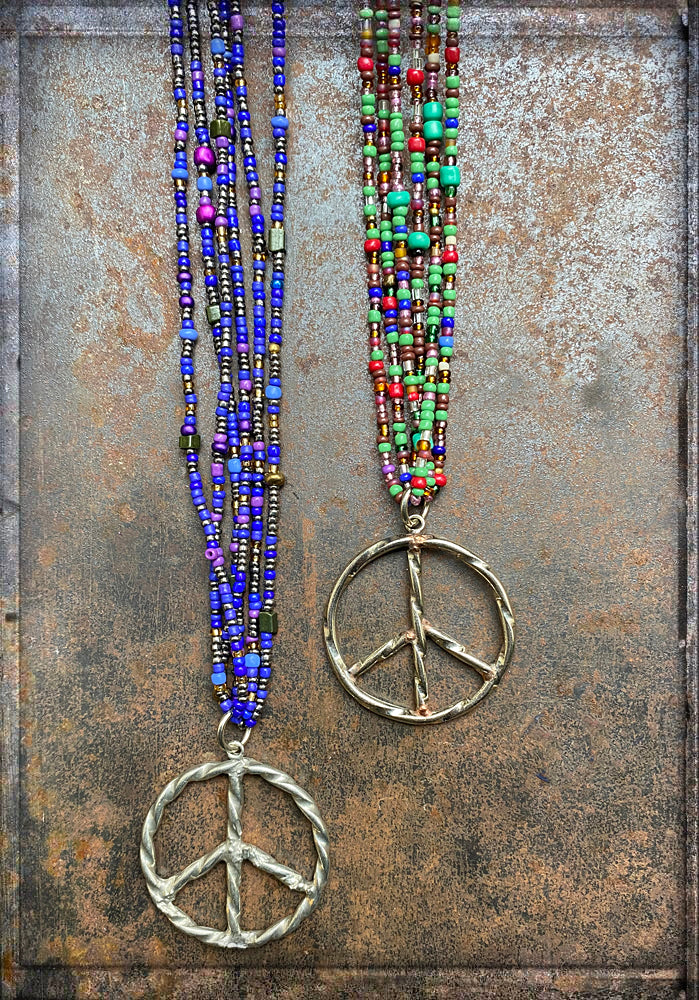 ICON Design Living Ketten Peace-Anhänger Silberfarben Dreireihig Glasperlen Blau Grün 90 cm Lang