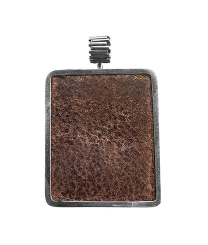 Rechteckiger Anhänger Labradorit Cabochon Leder Braun Zackenfassung gehämmert 925 Sterling Silber Unisex Unikat 6,8 cm Groß Rückseite