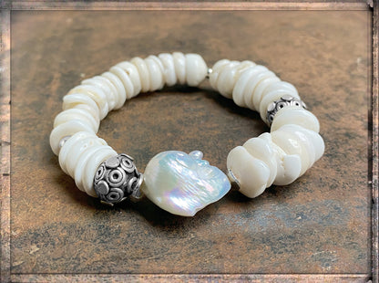 Armband Muschelscheiben Weiß Markante Süßwasserperle Barock 925 Sterling Silber Ethno Boho Unikat