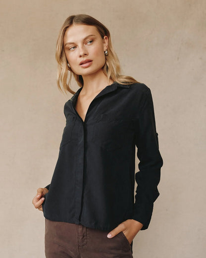 Bella Dahl Bluse Split Back Button Down Soft Touch Tencel Lyocell Vinted Black Wash Schwarz Model