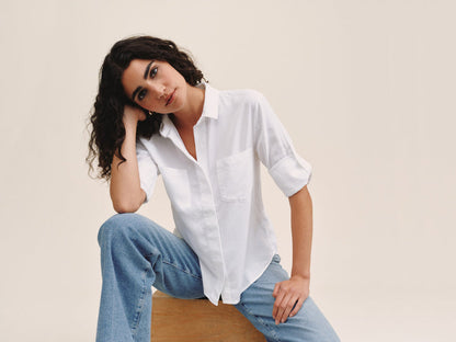Bella Dahl Bluse Split Back Button Weiß Lyocell Tencel Model