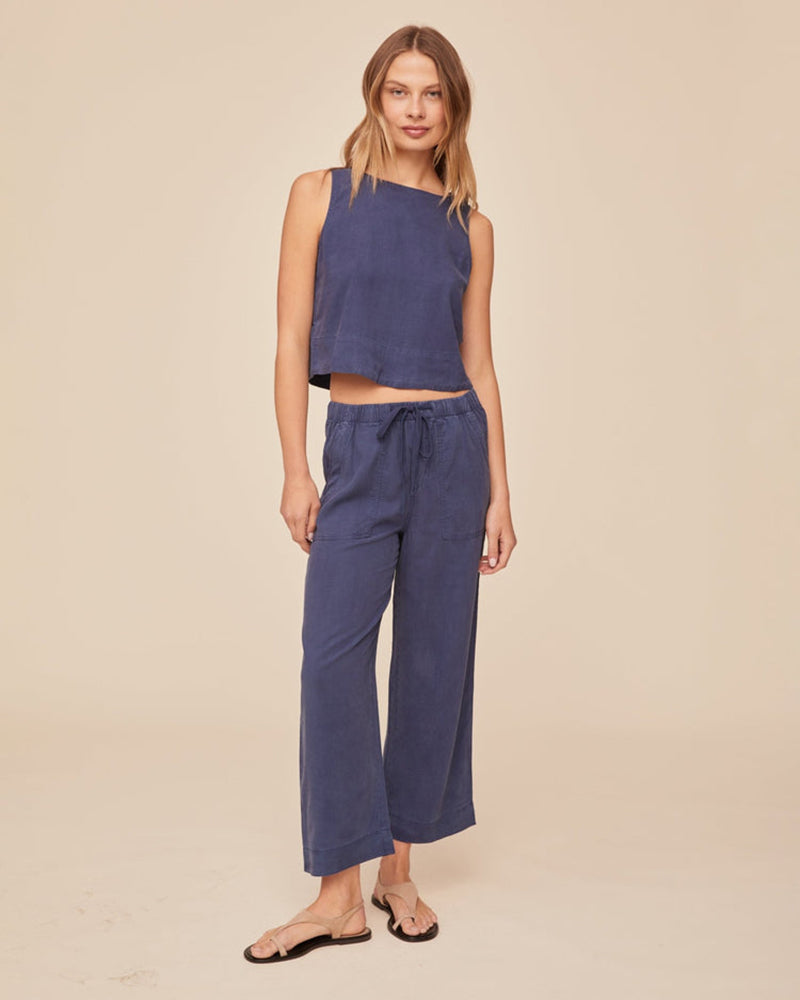 Bella Dahl Hose Lyocell Navy Model 1
