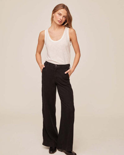 Bella Dahl Hose TENCEL™ Denim-Look Vintage Black Wash Wide-Leg Seitliche Kontraststreifen Elastischer Bund Model