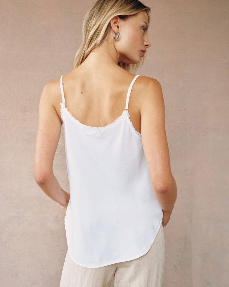 Bella Dahl Fransentop Frayed Cami Tencel Lyocell Weiß Model Rückseite