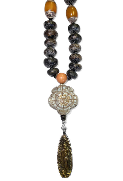 Ethno Boho Kette Harzperlen Buddha-Blumen-Anhänger Unikat