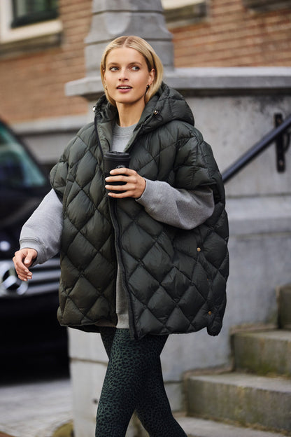 Deblon Sports Oversize Cape Kapuze Catrice Croco Oliv Model