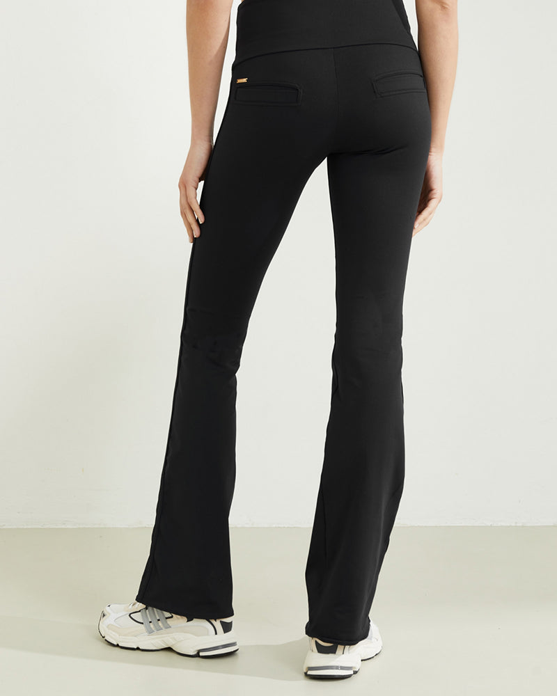 Deblon Sports Lifting Leggings Celine Flared Schwarz Hoher Bund Slim-Fit Ausgestelltes Bein Model 2