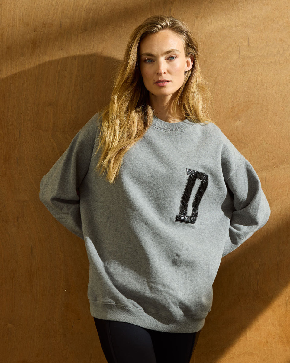 Deblon Sports Sweatshirt Oversize Grau D-Patch Schwarz Baumwolle French Terry Unisex Model 5