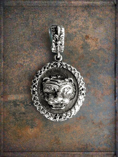 Elfcraft Anhänger Rund Löwenkopf Schwarze Diamanten Drachenschuppen-Optik Lilien-Öse Sterling Silber Massiv Unisex