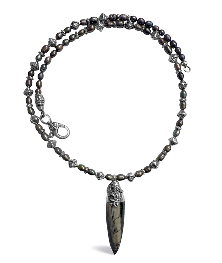 Elfcraft Kette Graue Perlen Sterling Silber Orthoceras Fossil Anhänger Drachenfassung Unisex