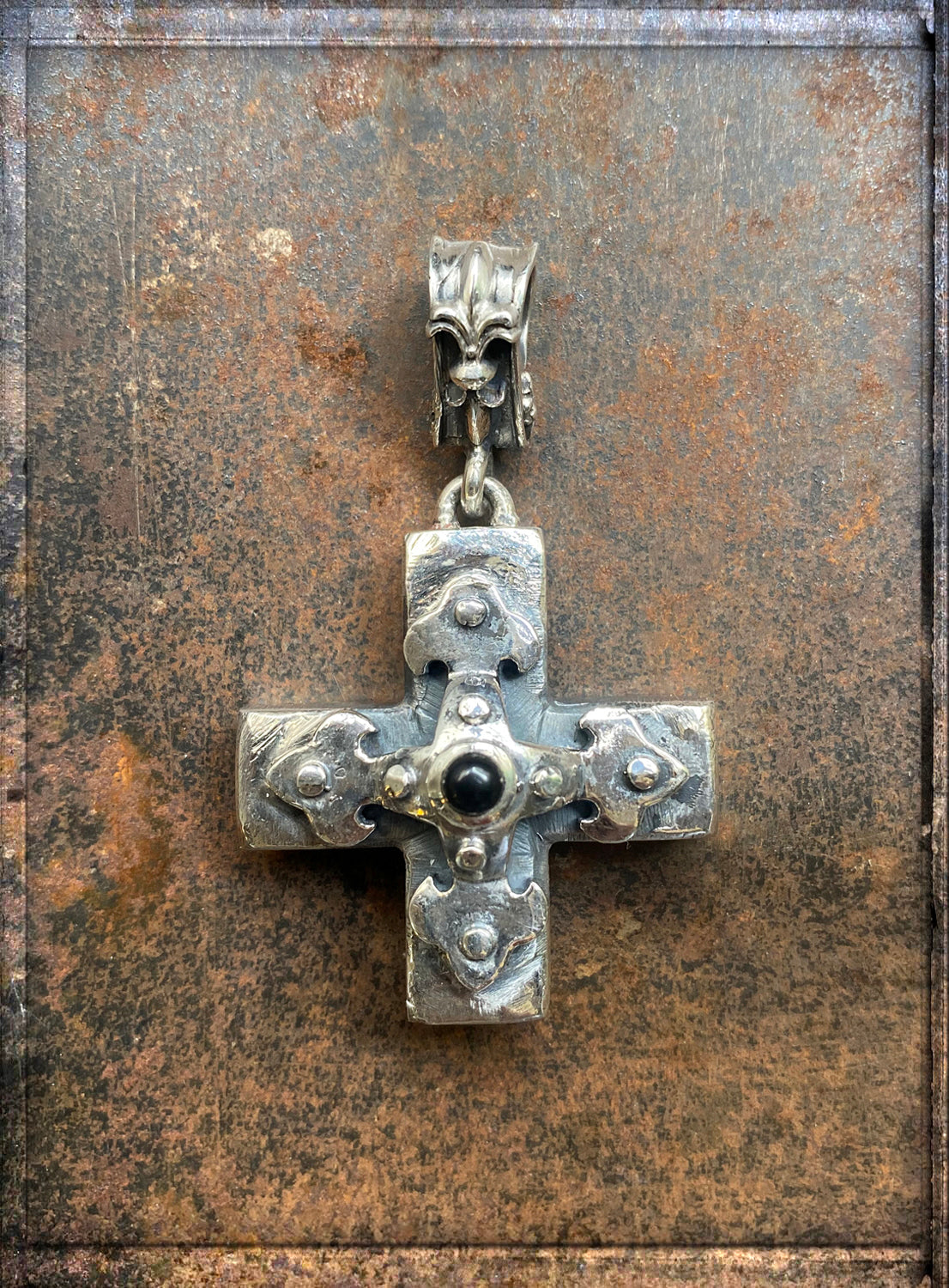 Elfcraft Massiver Kreuz-Anhänger Gleichschenkelig Onyx Cabochon Lilien-Öse 3,5 cm 5,6 cm Sterling Silber Unisex