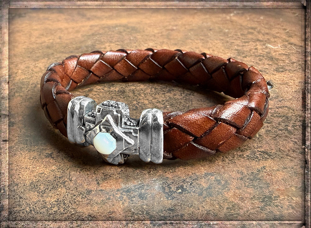 Elfcraft Lederarmband Braun Geflochten 13 mm Breit Octagon Cross Oktagon-Kreuz Opal Cabochon 925 Sterling Silber Unisex