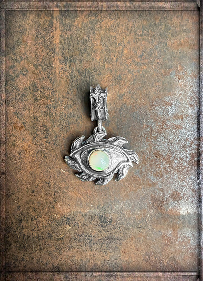 Elfcraft Third-Eye-Anhänger Flames Pupil Opal Cabochon 925 Silber Massiv Markantes Unisex Unikat
