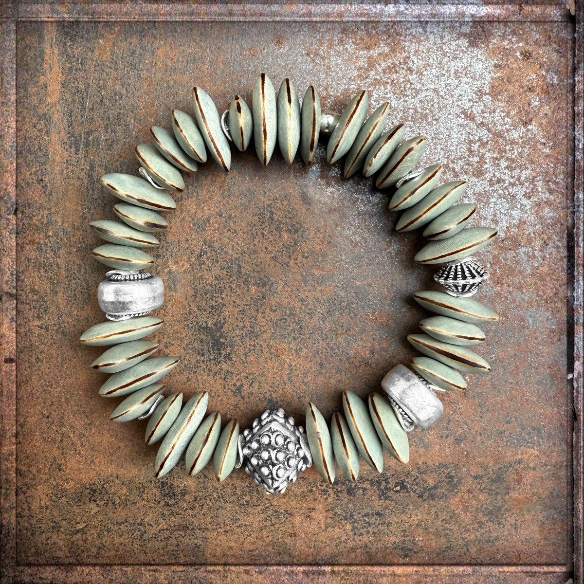 Armband Ethno Boho Holzperlen Grau 925 Silber Dehnbar Unikat Schmuck Reichenberger