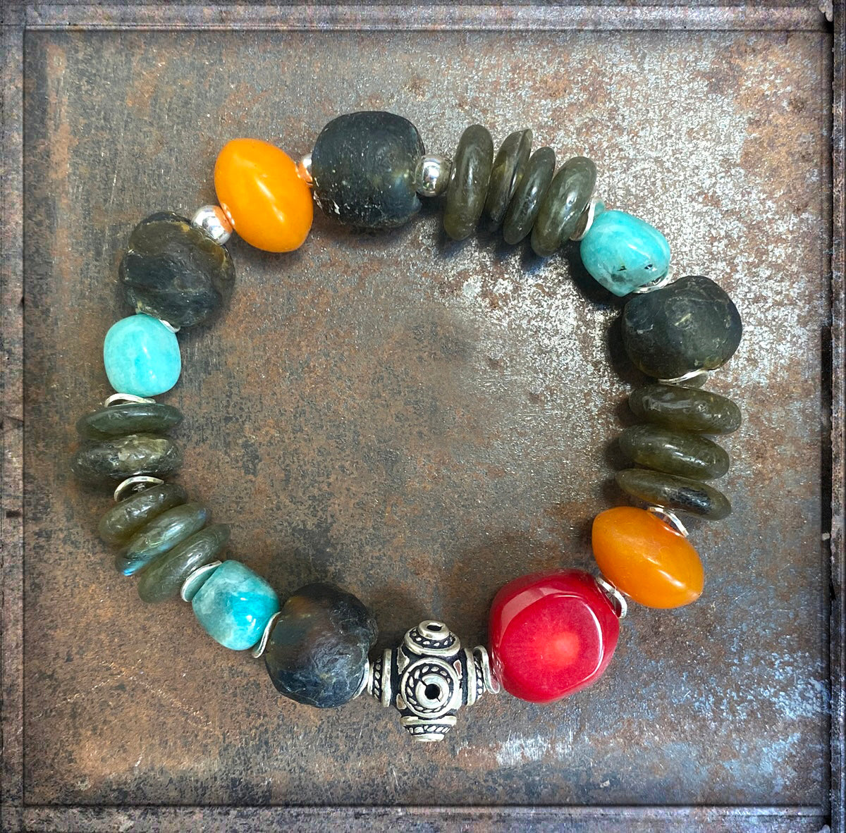 Ethno Boho Armband Multicolor Labradorit Bambuskoralle Rot Resinperlen Orange Amazonit Türkis Sterling Silber Dehnbar Unikat