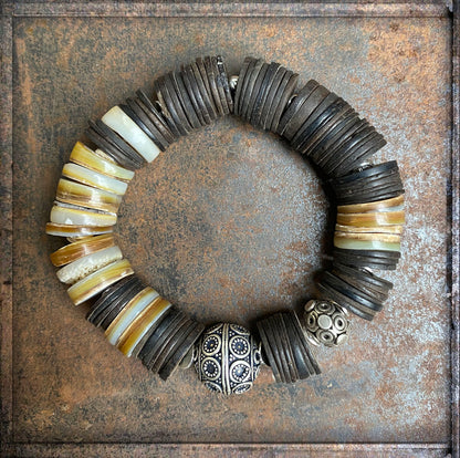 Ethno Boho Armband Perlmuttscheiben Kokosscheiben Sterling Silber Dehnbar Unikat