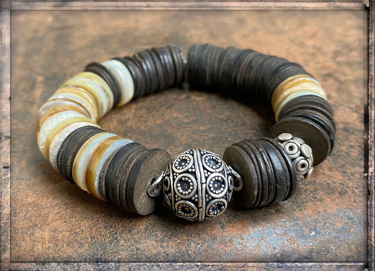 Ethno Boho Armband Perlmuttscheiben Kokosscheiben 925 Sterling Silber Dehnbar Unikat