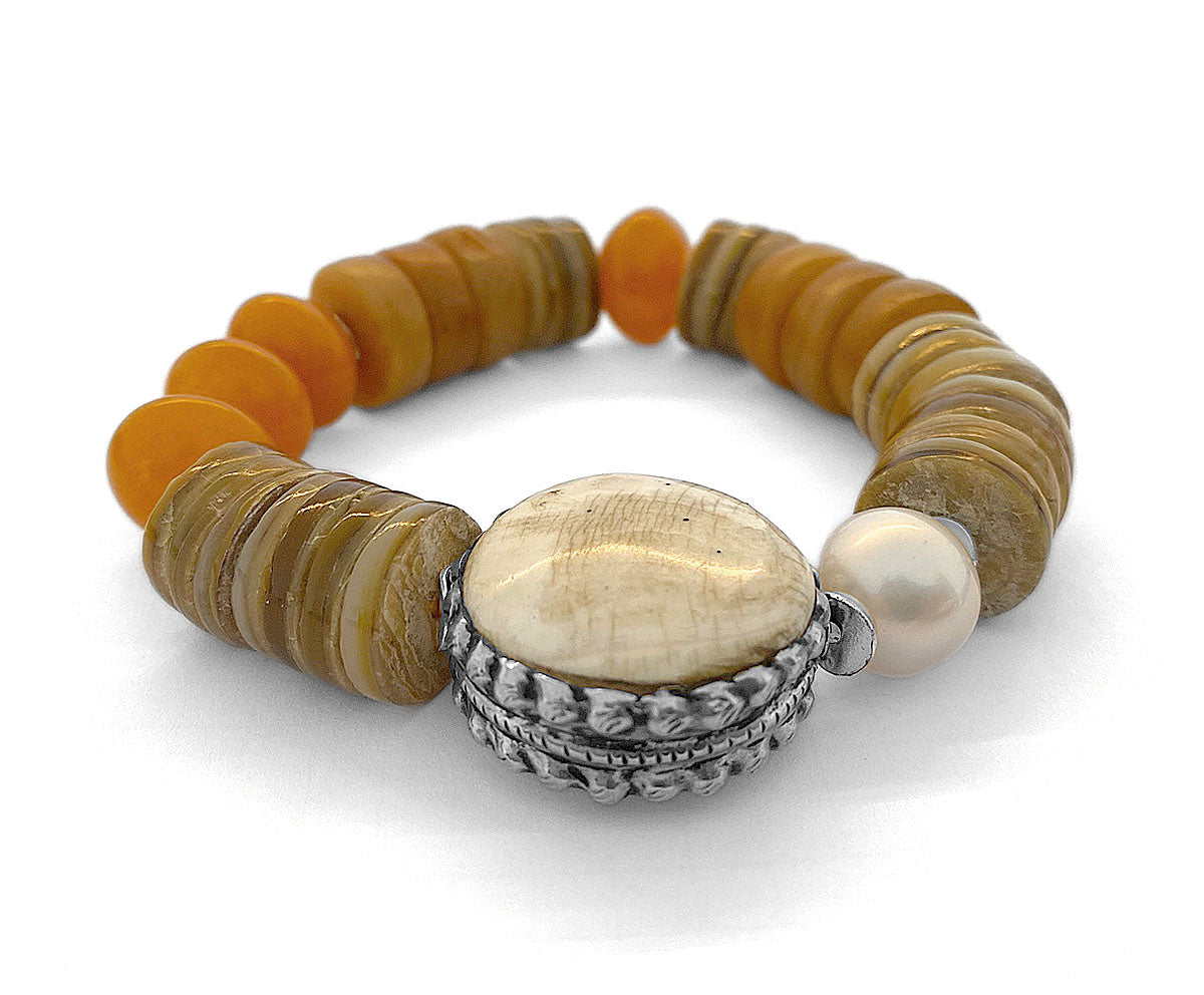 Armband Ethno Boho Perlmuttscheiben Naturfarben Orange Resinperlen Conch Muschelperle Markant 925 Sterling Silber Dehnbar Unikat