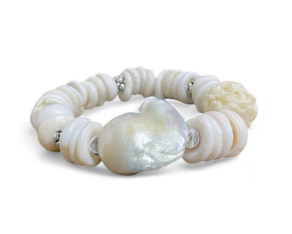 Armband Ethno Boho Süßwasserperle Barock Muschelscheiben Weiß Jadeperle Geschnitzt 925 Silber Dehnbar Unikat