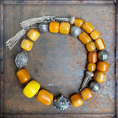 Ethno Boho Statement-Kette Vintage Perlen Shaper Beads Antike Silberperlen Agrab al Fadda Mauretanien Silberquasten Unikat 64 cm Lang