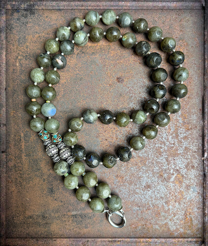 Lange Ethno Labradorit-Kette Oliv Tibetperlen Türkis Opal Sterling Silber Handgefertigtes Boho-Unikat