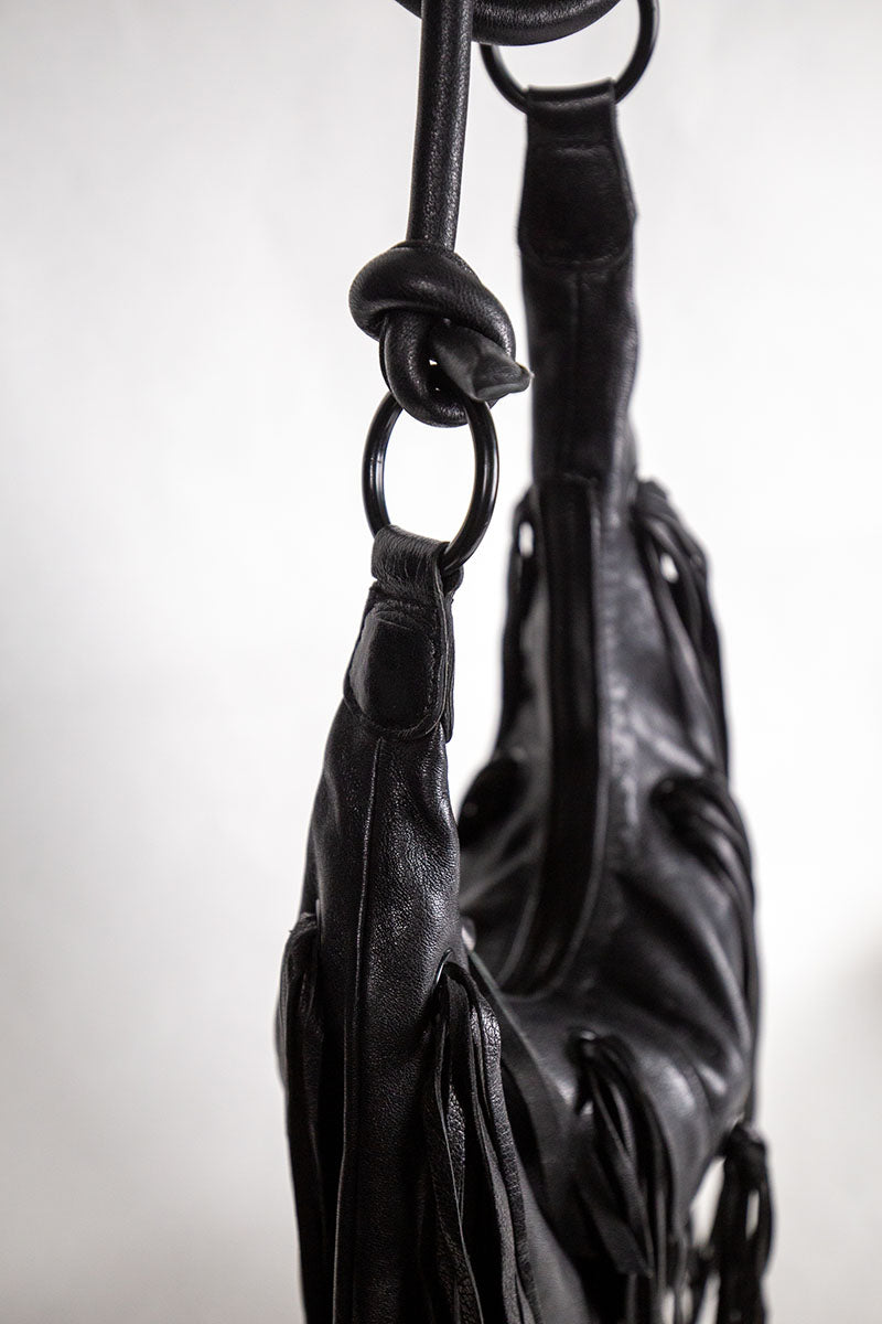 Fransentasche Boho Weiches Leder Schwarz Gypsy-Style Pflanzlich Gefärbt Rehard Detail 2