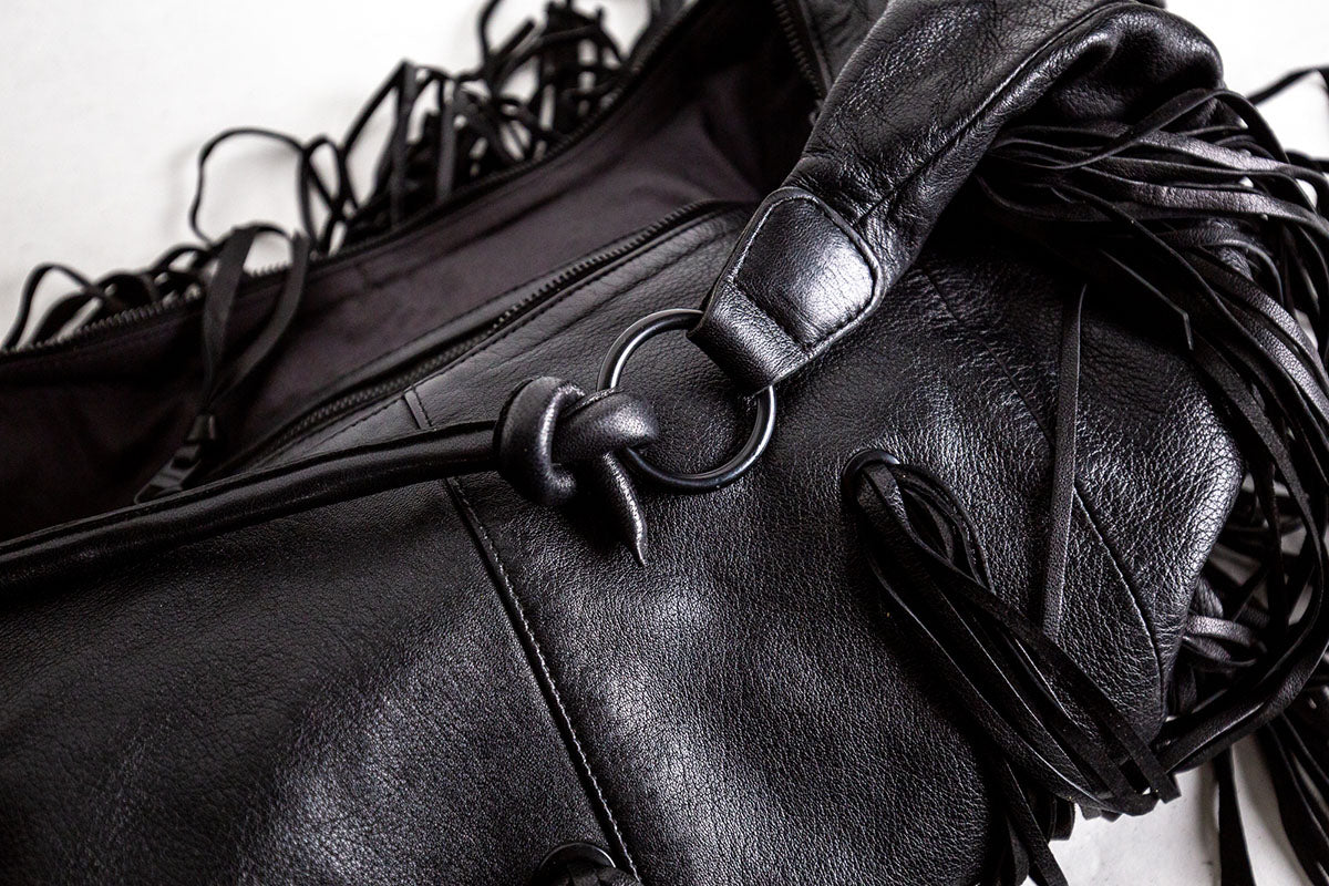 Fransentasche Boho XL-Shopper Weiches Leder Schwarz Gypsy-Style Pflanzlich Gefärbt Rehard Detail 4