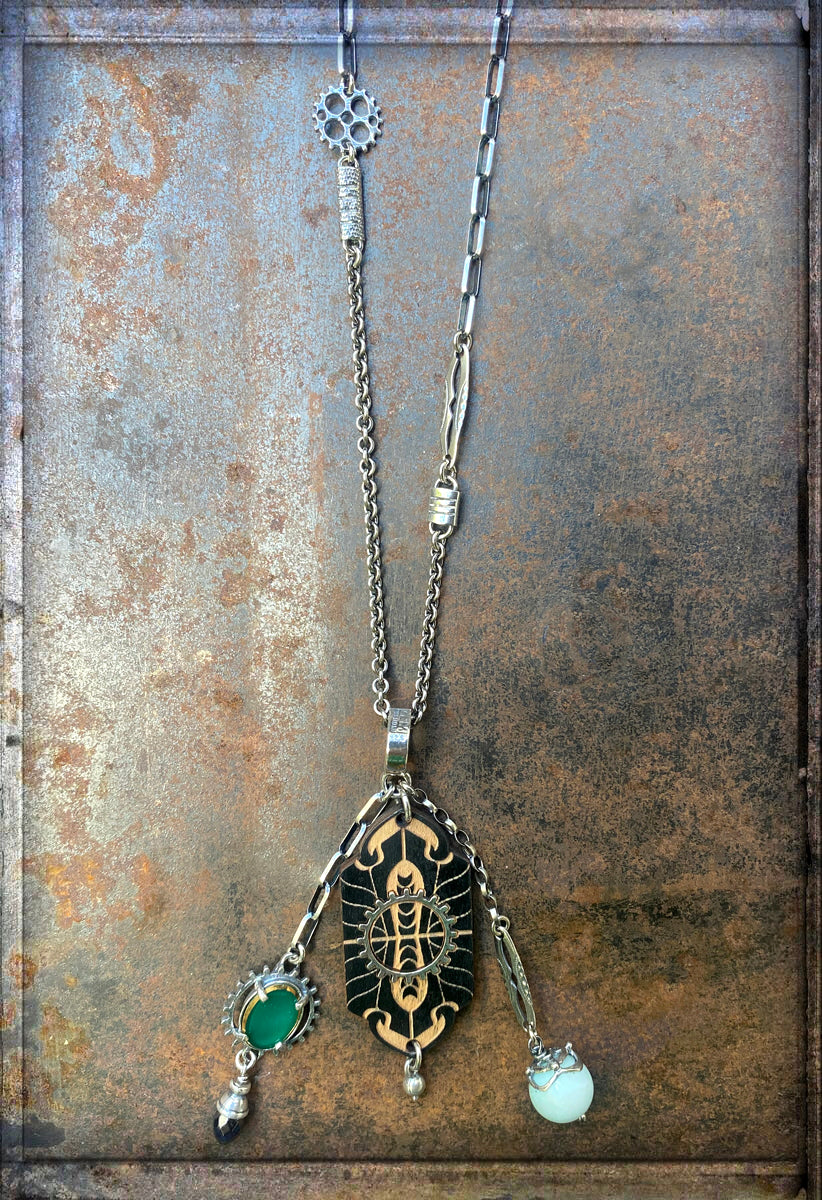 Gem Kingdom Doppelseitiger Holzanhänger Graviert Perlmutt-Inlays Jade Chrysopras Hämatit Charms 925 Sterling Silber Schmuck Reichenberger