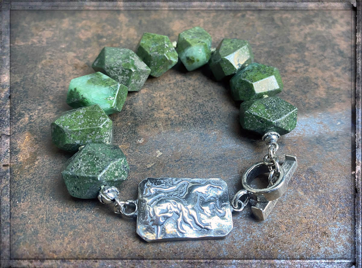 Gem Kingdom Statement-Armband Granitstein Facettiert Dunkelgrün Statement-Piece Unicorn-Element Einhorn 925 Sterling Silber