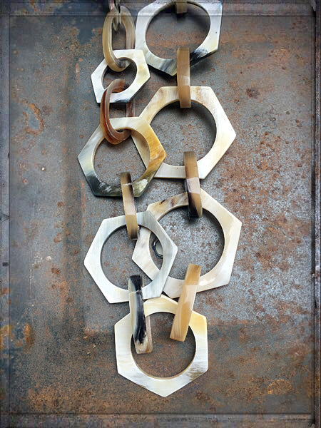 Lange Hornkette Großgliedrig 120 cm Lang Statement Unikat Beige-Mix