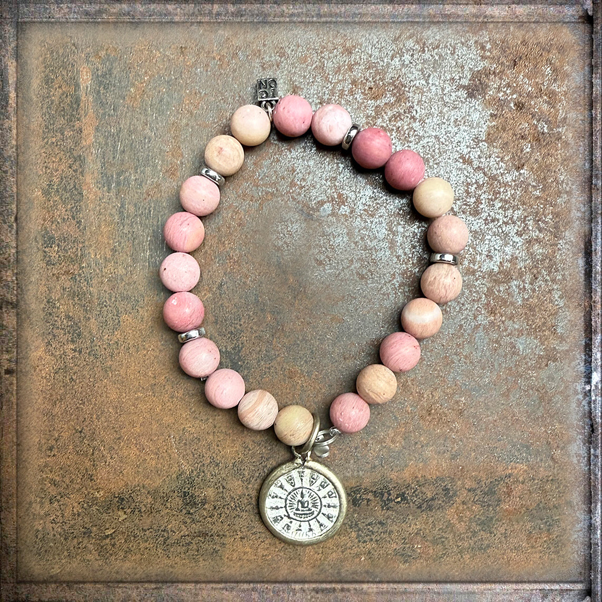 ICON Design Living Armband Buddha-Anhänger Shanti Achat Rosa 8 mm Dehnbar
