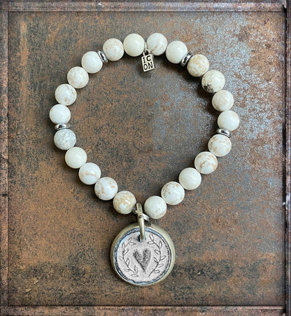 ICON Armband Herz-Amulett Howlith Weiß Dehnbar