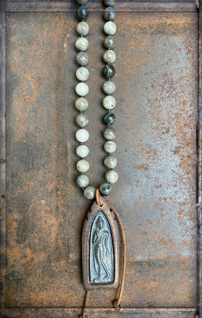 ICON Design Living Buddhakette Amulett Holzfassung Jaspis 10 mm Geknotet 100 cm Lang