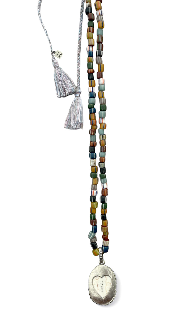 ICON Design Living Buddha-Herz-Kette Howlith Glasperlen Bunt Mix Quaste