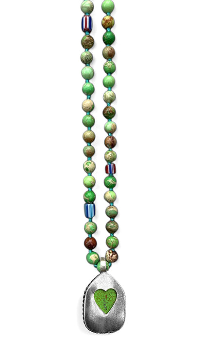 ICON Design Living Buddhakette Jaspis Grün 8 mm 90 cm lang Buddha-Herz-Amulett Rückseite