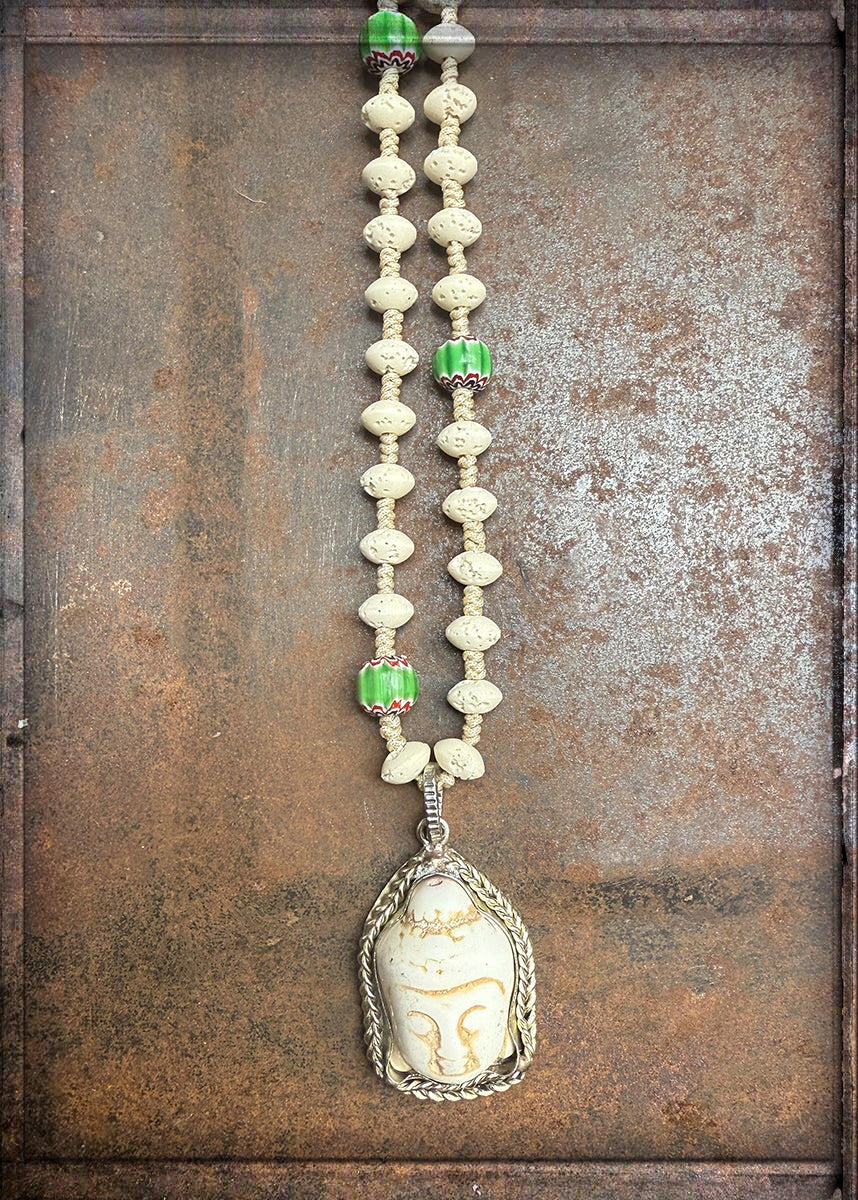 ICON Design Living Kette Buddha-Herz-Amulett Goa Lava Weiß 8 mm 90 cm