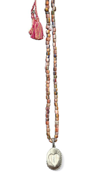 ICON Design Living Kette Buddha-Herz-Amulett Howlith Glasperlen Pastell Rosa Mix Quaste