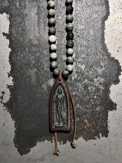 ICON Design Living Buddhakette Buddha-Amulett Holzfassung Jaspis 10 mm Geknotet 100 cm Lang