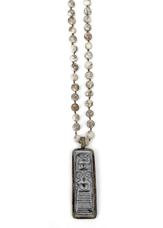 ICON Design Living Kette Buddha-Amulett Howlith-Perlen Beige 8 mm 90 cm Lang