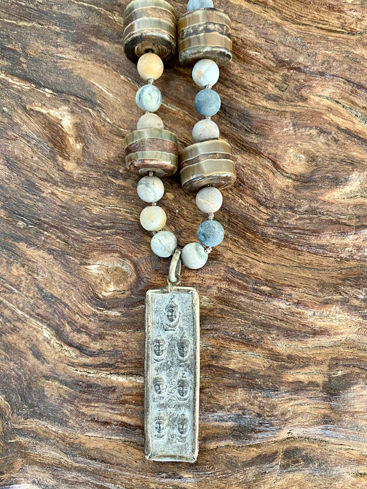 ICON Design Living Kette Tibet Buddha-Amulett 70 cm Lang Jaspis Grau