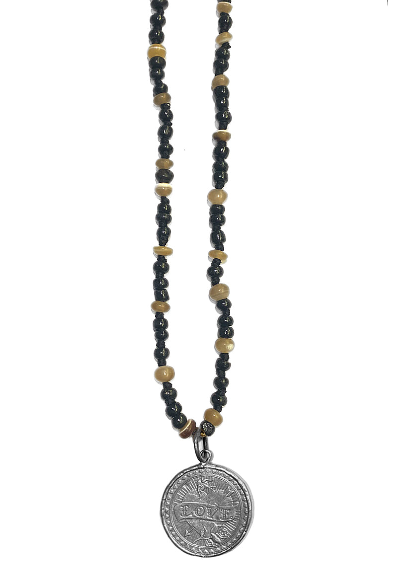 ICON Design Living Kette Münze Versilbert Love And Hate Horn-Perlen 90 cm Lang Geknotet
