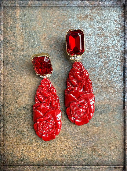 Justwin Statement-Ohrringe Rot Florale Resin-Elemente Vergoldete Ohrstecker Sicherheitsbügel 7,6 cm Lang