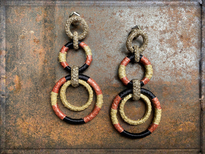 KMO Statement-Ohrringe Ring-Design Leder Kamelit Rot-Mix 8,4 cm